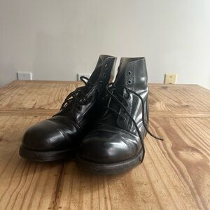 Classic Black Leather Men's Boots size 5.5men, 7.5 women’s